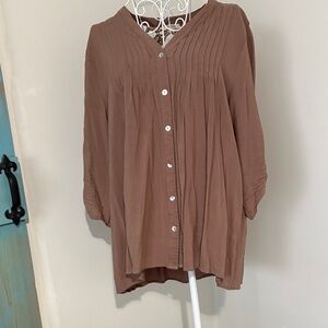 Women’s V-Neck Button Front Blouse - dusty plum